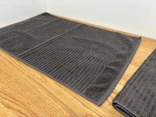 2 Alfombrillas de baño Ikea