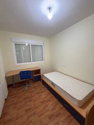Cama con 2 colchones y cajones