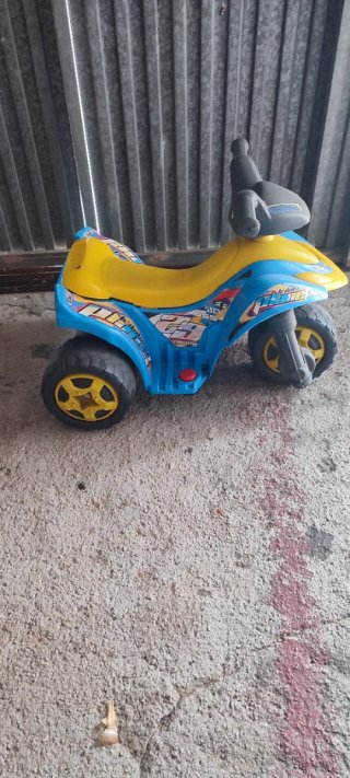 Triciclo a batería
