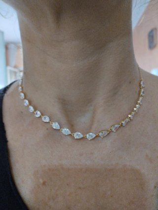 V501 Collana inox  oro con pietre a goccia luccica