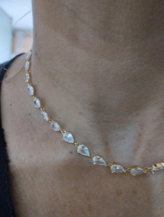 V501 Collana inox  oro con pietre a goccia luccica