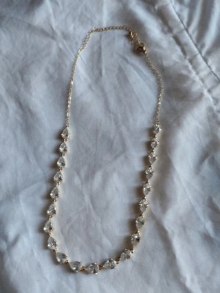 V501 Collana inox  oro con pietre a goccia luccica