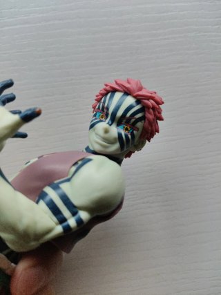 Figura Akaza