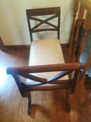 Diván clásico madera y tapizado beige