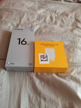 Realme 16 Pro Gris precintado 8 y 256 +Cargador
