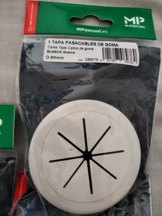 Coperchi rotondi per tavolo con passacavi MP