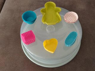 Porta pastel con moldes