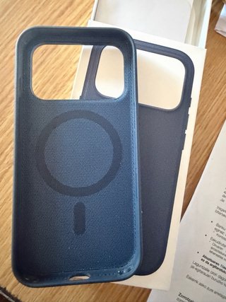 Funda iPhone 17 Pro TechWoven Apple