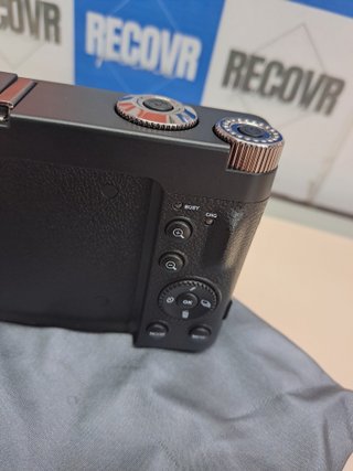Cámara digital 4K 64MP WiFi con pantalla abatible y zoom 16X