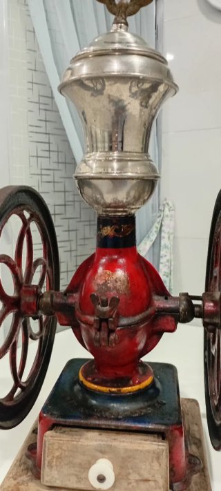 Molinillo de café antiguo , venta en persona