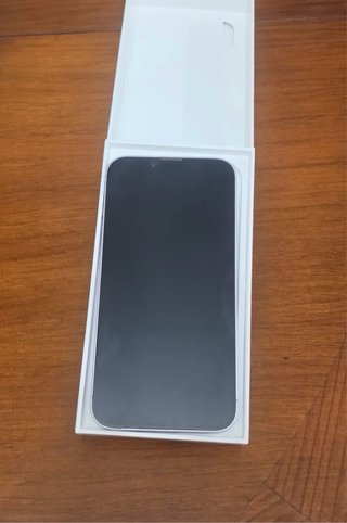 iPhone 14 Morado