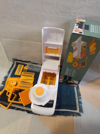 Mandolina multifunción con accesorios