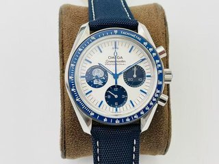 Omega Speedmaster 50 Aniversario Snoopy