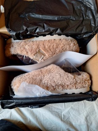 Pantuflas / Zuecos UGG Fluff Off Beige (NUEVAS)