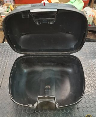 Baúl Moto SH37 Negro