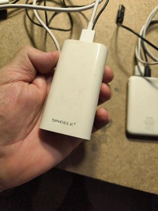 2 Cargadores Portátiles Blancos