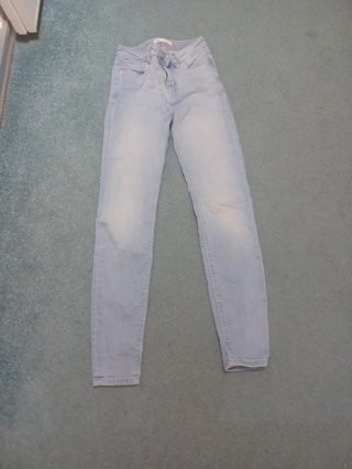 Pantalón vaquero azul talla 34