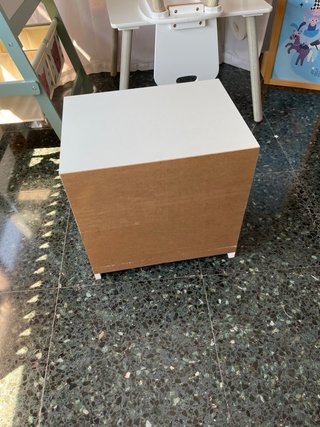 Mesa auxiliar blanca