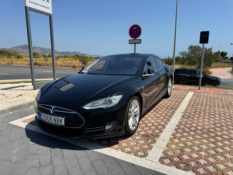 Tesla Model S 2014 - foto 1