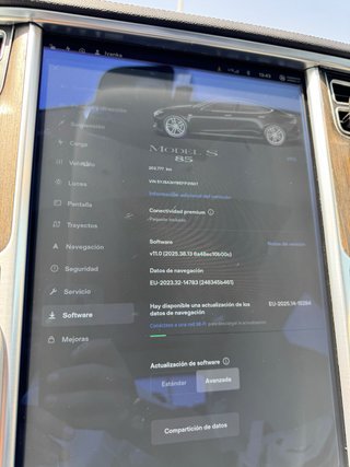 Tesla Model S 2014