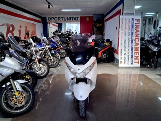 Suzuki Burgman 200 Blanca