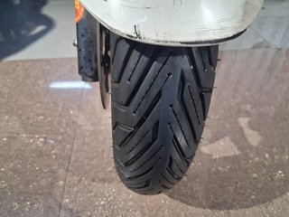 Suzuki Burgman 200 Blanca
