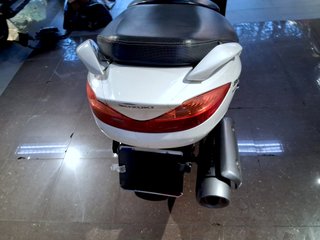 Suzuki Burgman 200 Blanca