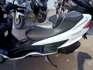 Suzuki Burgman 200 Blanca