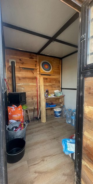 Terreno rustico con caseta y piscina