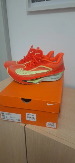 Nike zoomx fly 6 con placa de carbono Talla 41