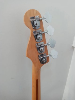 Bajo Fender Jazz Bass Sunburst + Estuche