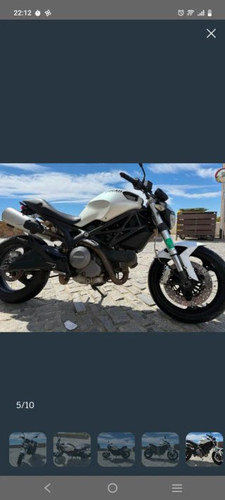 Ducati Monster 696 Blanca y Negra