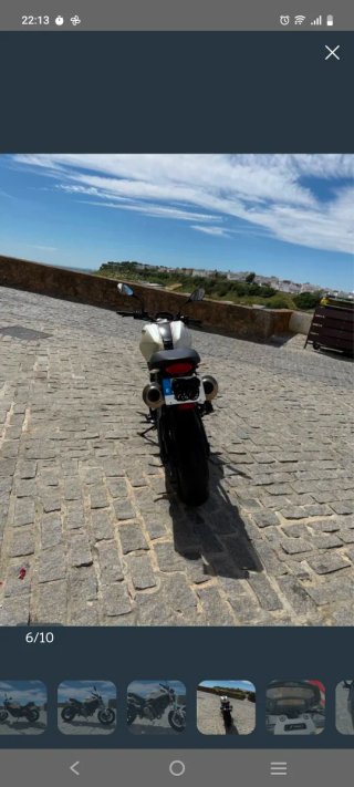 Ducati Monster 696 Blanca y Negra