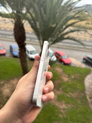 iPhone 14 - 100% Batería