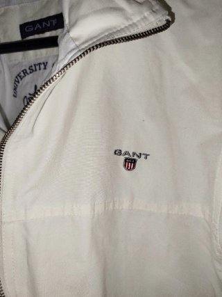 preciosa Cazadora hombre Marca Gant Beige