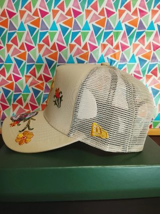 Gorra New Era 9Forty Beige Flores