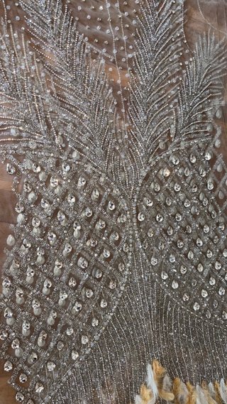 Patron vestido de piedras