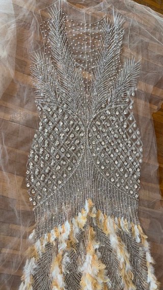 Patron vestido de piedras