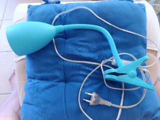 Lámpara LED con clip para lectura