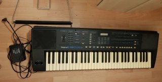 Roland E-35 Sintetizador Inteligente