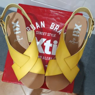 Sandalias Xti Mujer Talla 39 Amarillo
