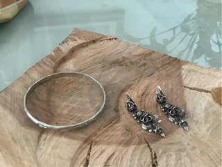 Conjunto Plata: Pulsera y Pendientes
