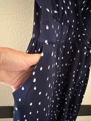 Mono azul de lunares