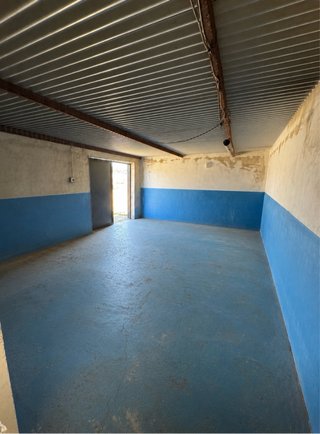Se vende casa con piscina y terreno