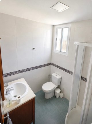 Se vende casa con piscina y terreno