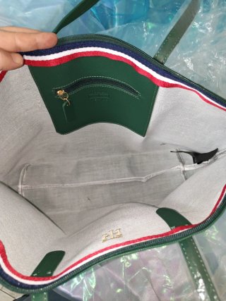 Bolso Tote TH Verde Dorado