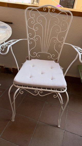 Mesa y 4 sillas jardín metal
