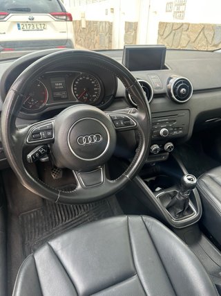 Audi A1 1.6 TDI 105CV | Techo Solar | Cuero | LED