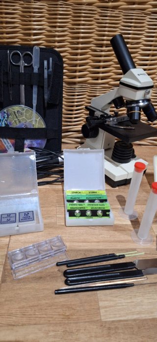 Microscopio Bresser Biolux AL 20x–1280x