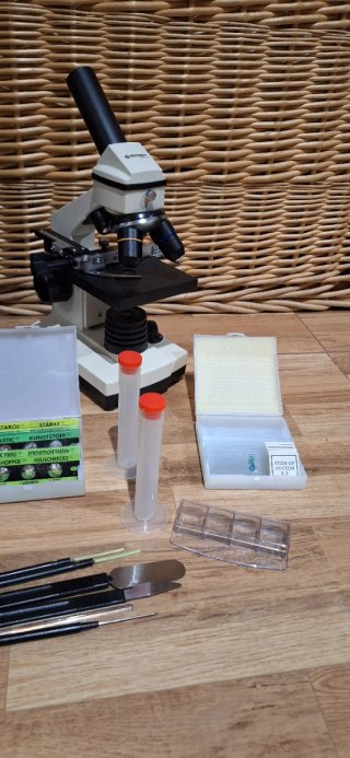 Microscopio Bresser Biolux AL 20x–1280x